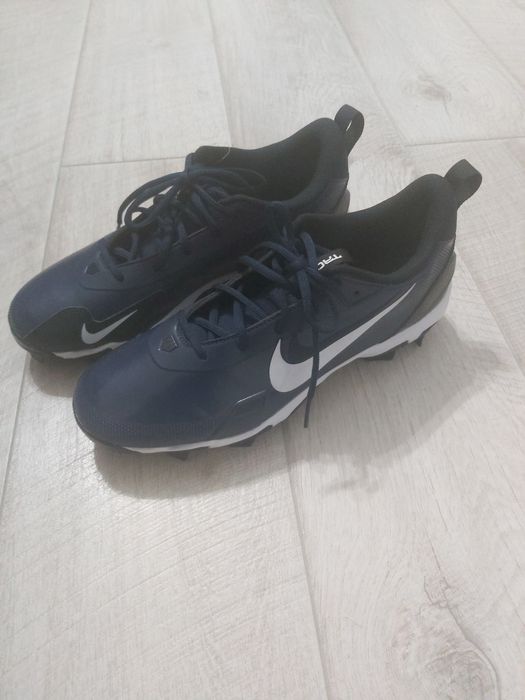 Бутсы футбольные