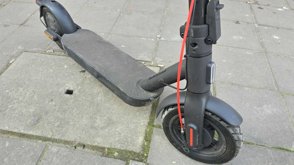 Електрическа тротинетка Xiaomi Mi Electric Scooter Pro 4