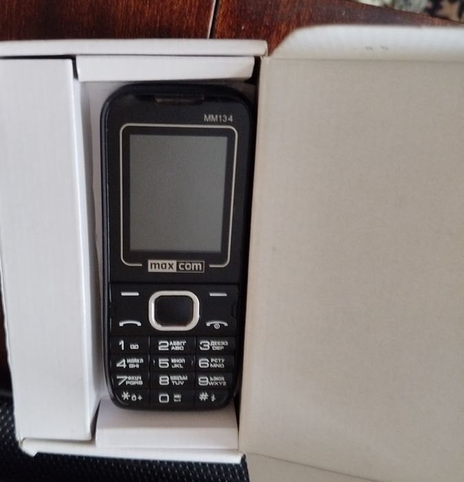 Телефон за части Max com
