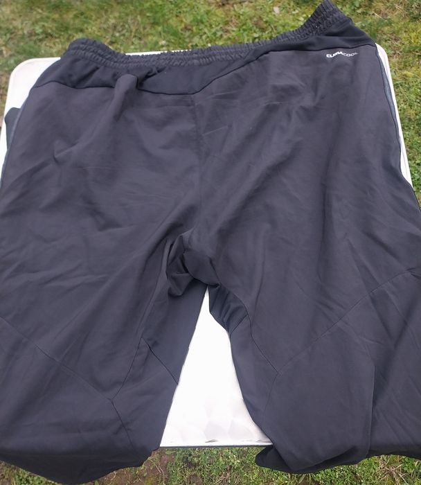 Продавам 3 броя къси панталони