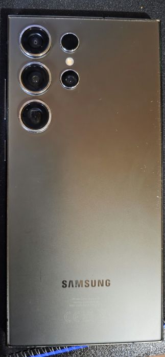 Samsung Galaxy S24 Ultra 256GB - Изключително запазен!