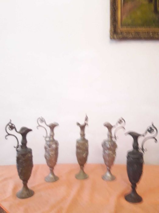 Carafă vintage cu mâner și capac vintage