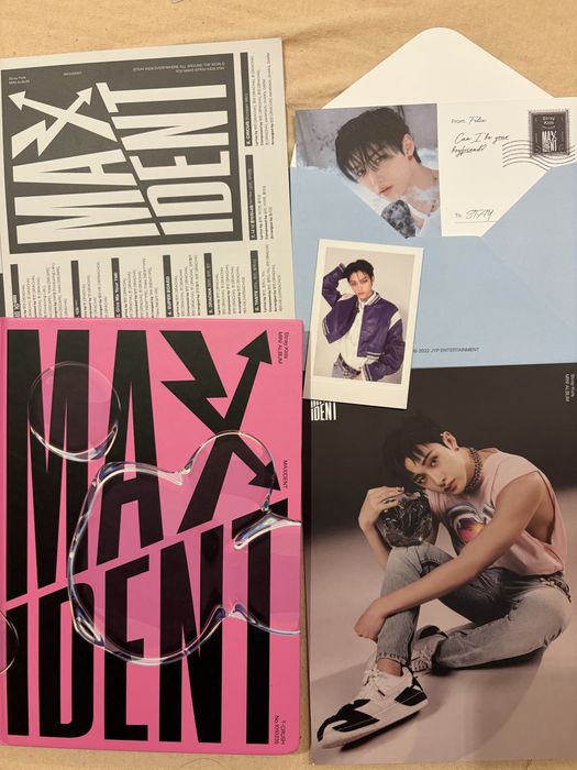 Stray kidz албум Maxident