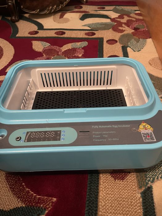 Продам инкубатор бизон