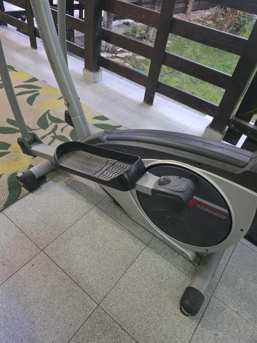 Bicicleta eliptica si aparat fitness