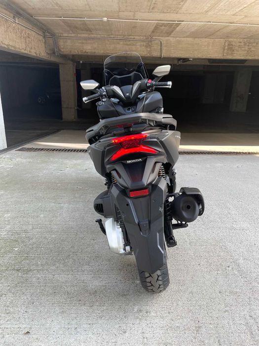 Honda forza 350    .