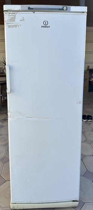 Стоячий морозильник