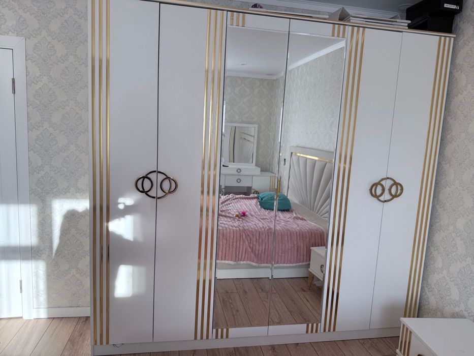 Спальный гарнитур