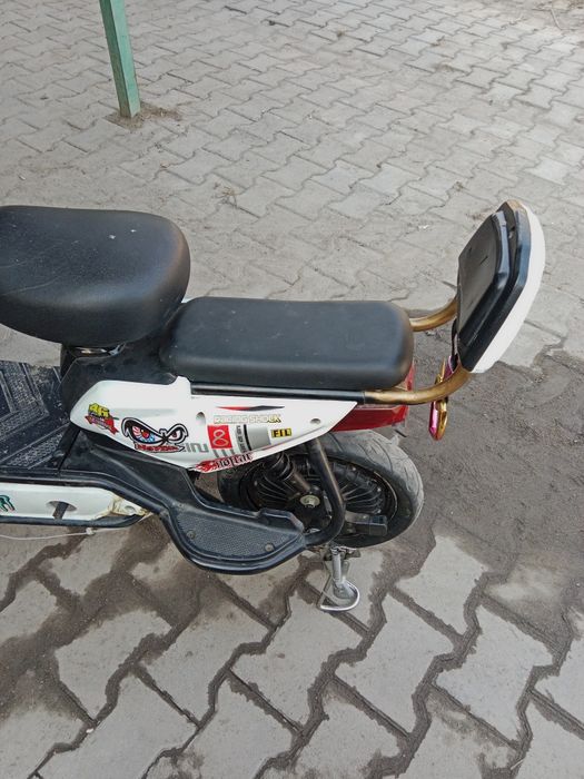 Продам электро скутер ск8