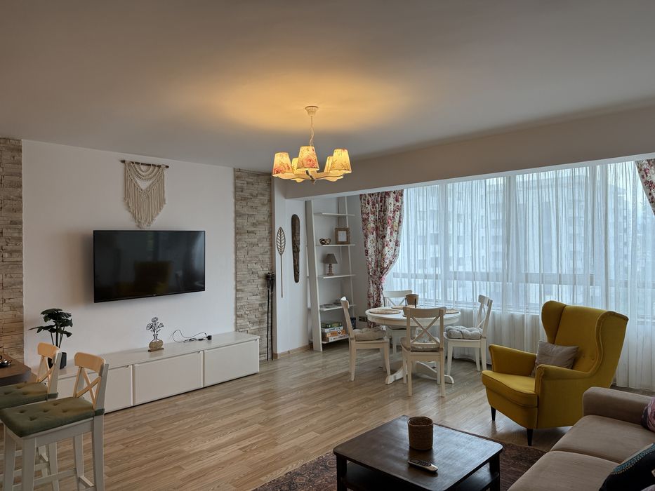 Proprietar, inchiriez apartament 3 camere, 80 mp + balcon