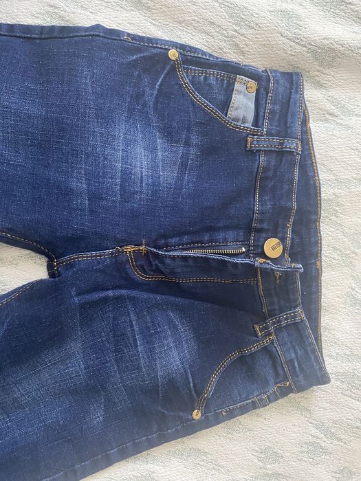 Продам новые джинсы на мальчика