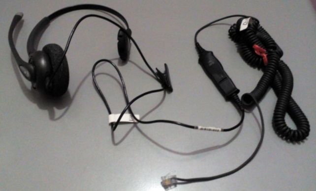 Новая Телефонная гарнитура Plantronics наушники и микрофон!