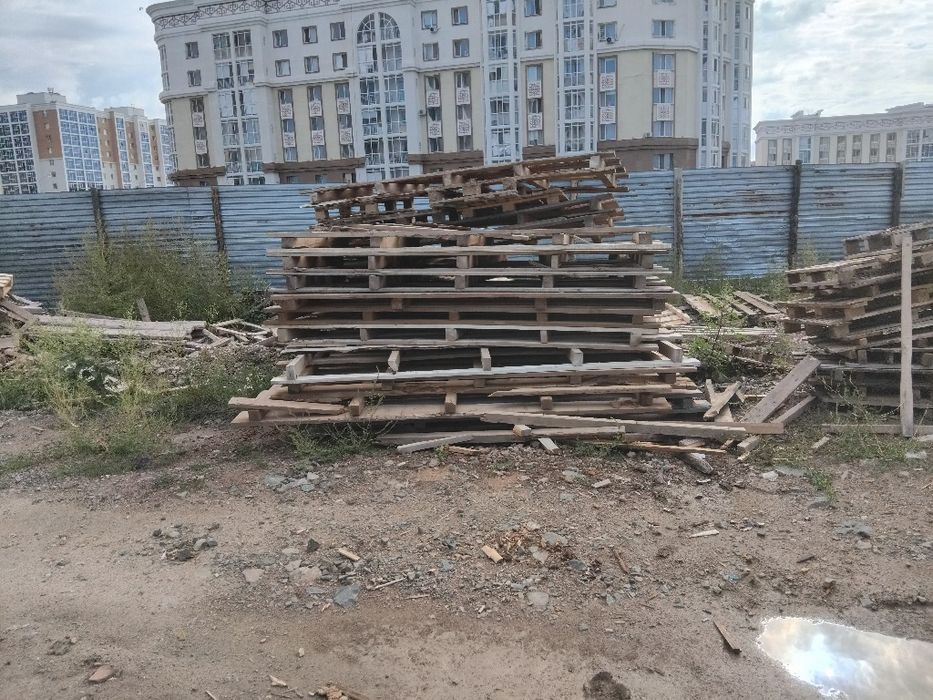 Поддон сатылады. 5000 тг біреуі.