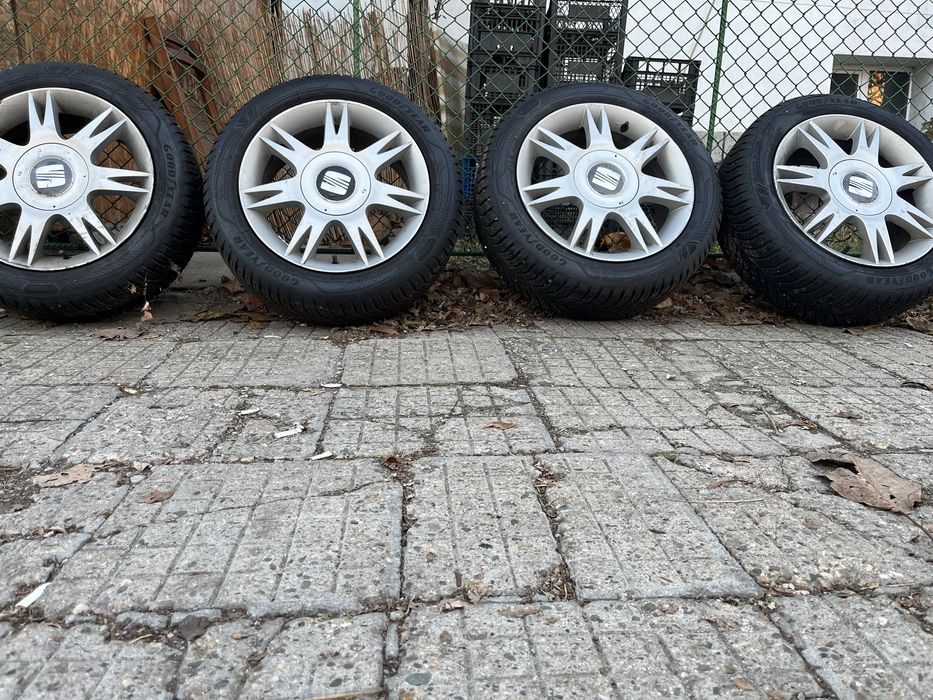 Оригинални джанти със всесезонни гуми GOODYEAR 15" 5х100 SEAT