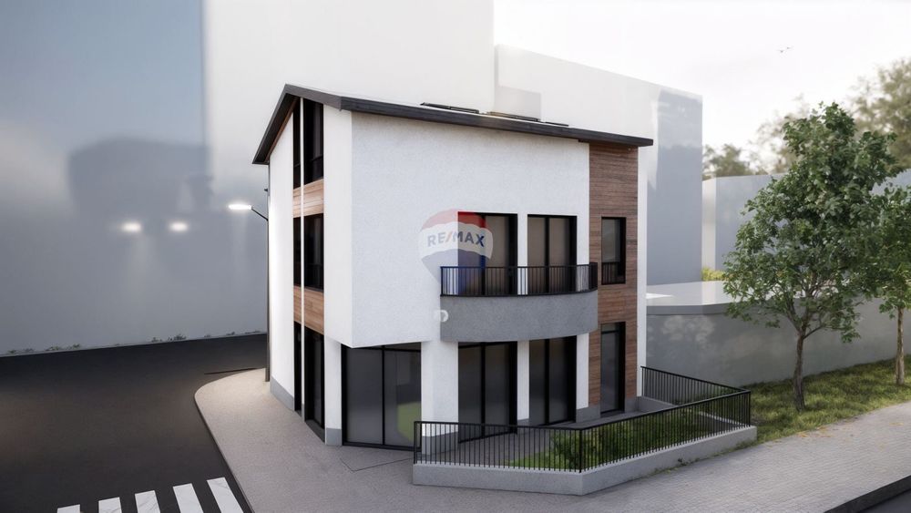 Новый самостоятельный дом с тремя спальнями и гаражом на удобной лока