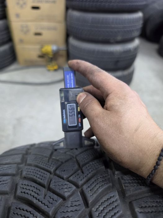 2 Броя 225/50/17 Goodyear 5,5mm