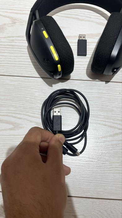 Logitech G435, чёрного цвета