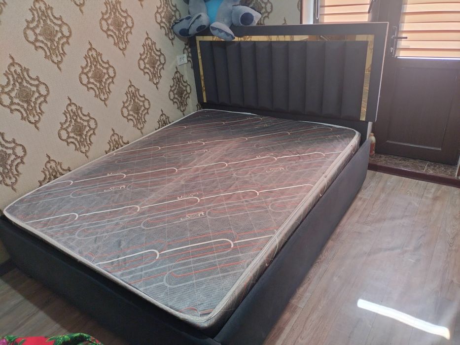 Продается двухспальная кровать