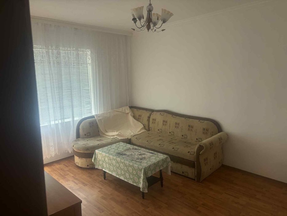 Дава се под наем Тристаен апартамент в Асеновград - 90 кв.м за 306 € - Снимка #2