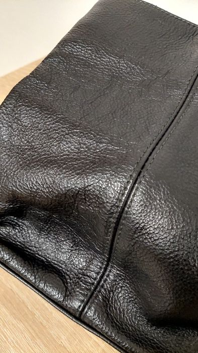 Geantă din piele neagră