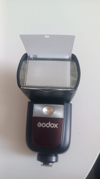 Светкавица Godox V860lll  за Canon с батерия!