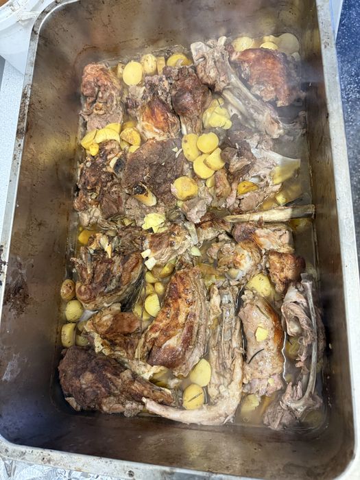 Печени Агнета и прасета