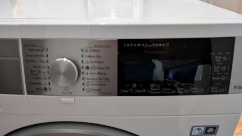 Пералня със сушилня AEG l99696hwd (за ремонт / за части)