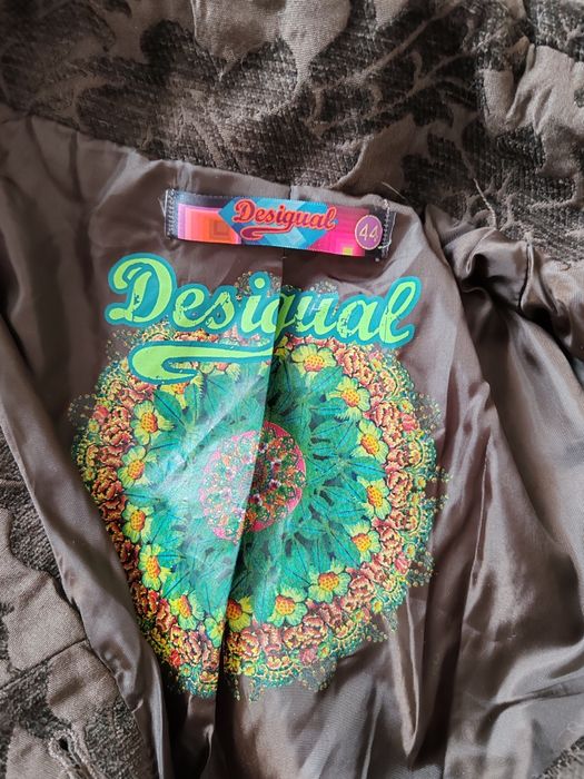 Palton Desigual mărimea L, nou fără etichetă