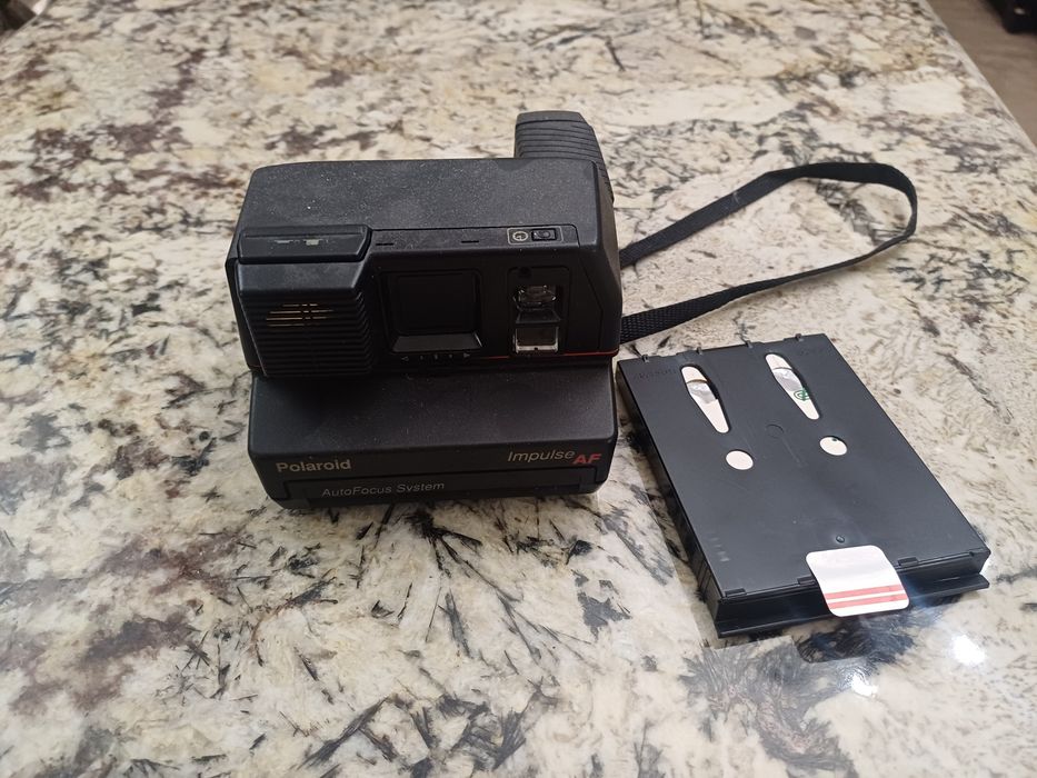 polaroid impulse 600 камера за моментални снимки
