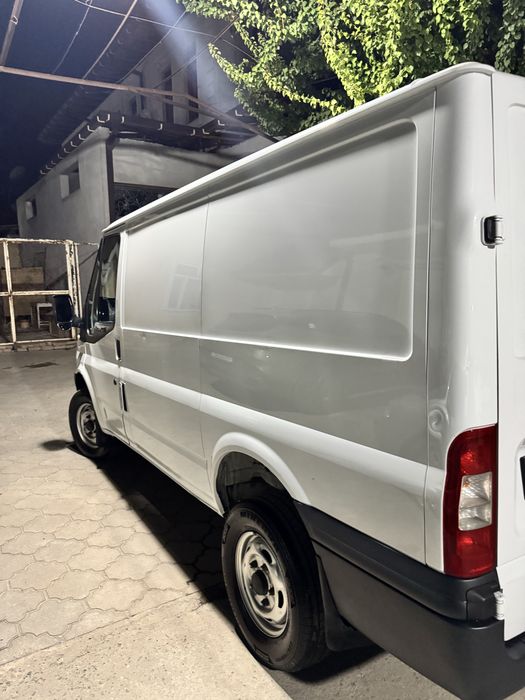 Ford transit sotiladi