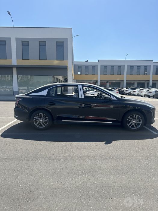 Hongqi e-qm 5 500km запасход 2025-ийл