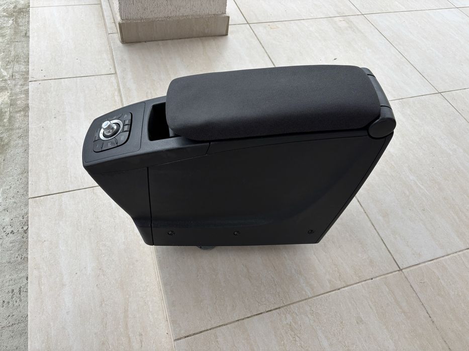 Cotieră față electrică   renault scenic 3  cu butoane navigatie+ radio