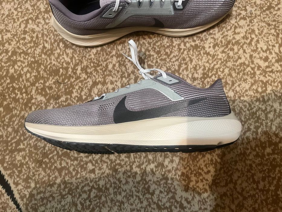 Кроссовки 48-49 размера