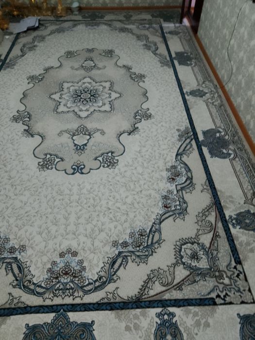 Gilam sotiladi yengi pul zarurligi uchun sotvoman srochni