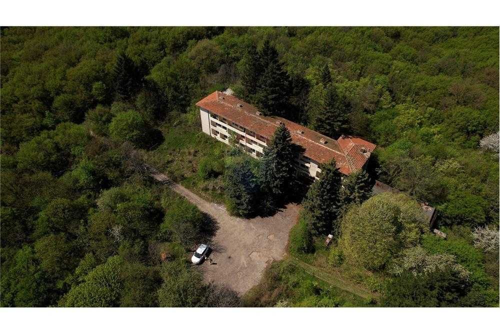 Продава се Хотел в Шумен, Пазара - 1614 кв.м за 191 €/кв.м - Снимка #1