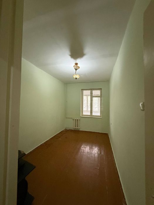 Ижарага берилади оилага пустой 2 хона 2- етаж 11- мактаб 9 бозор