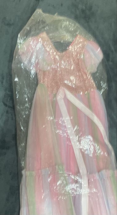 Платье, красивое, пышное 7-10лет