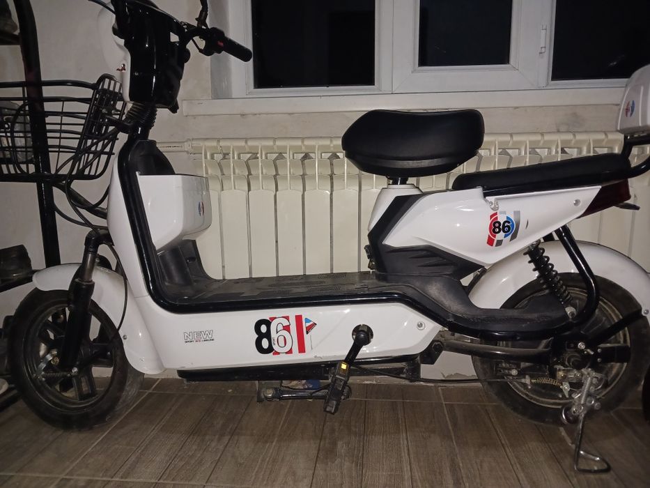 Скутер почти новый