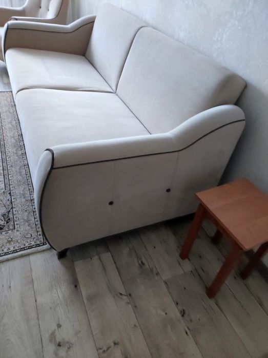 Продается диван и кресло