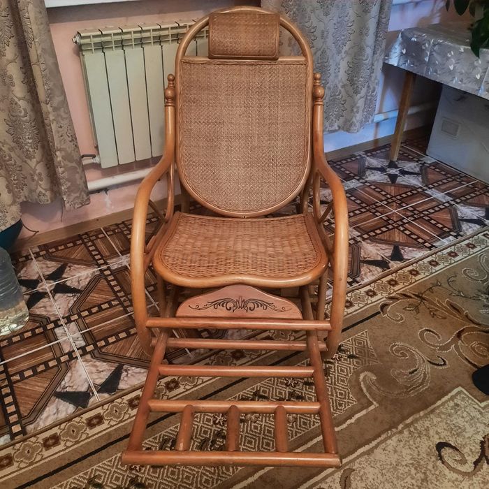 Продам кресло качалку