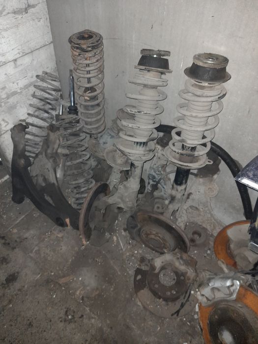 Стойки в сборе Пасат Б-3