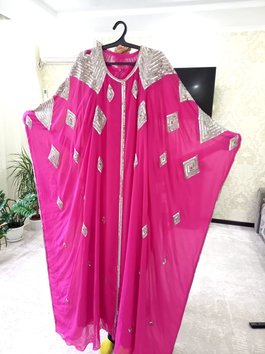 Продам женская платья