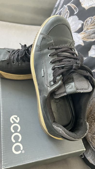 Мужские кроссовки