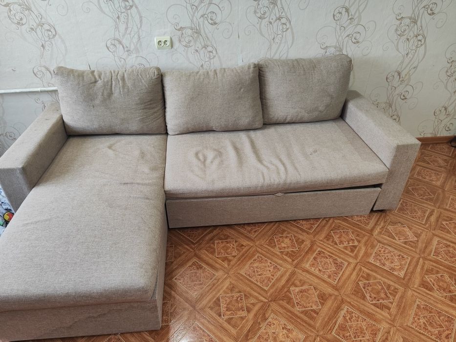 Продаю угловой диван