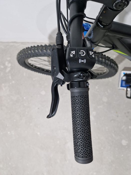 Bicicleta electrică MTB nouă roți pe 29