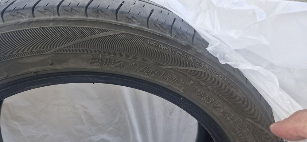 Продам шины в хорошем состоянии.