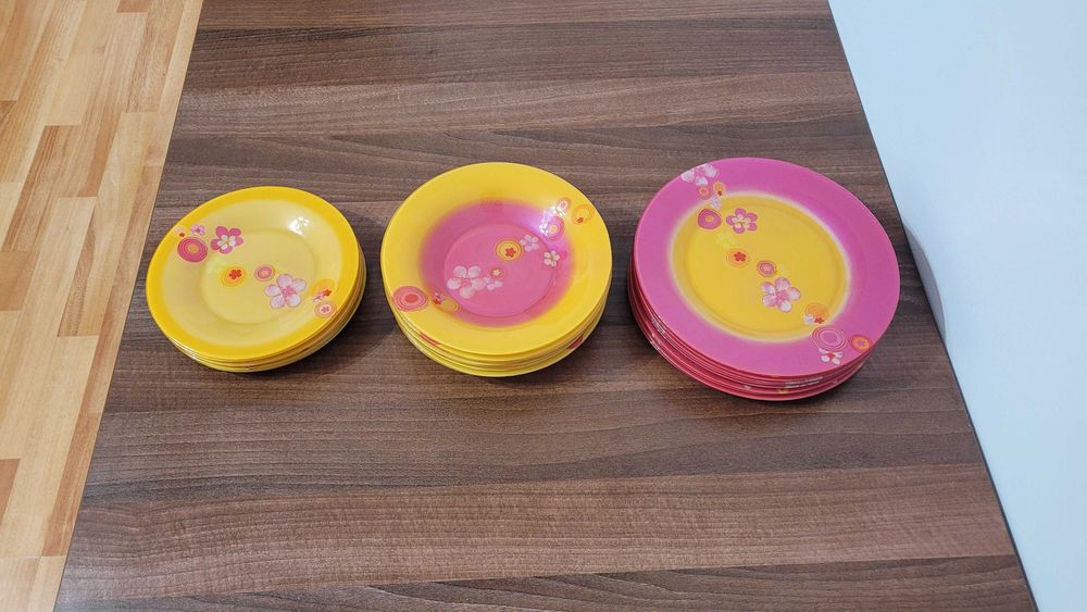 Vand Set de Farfurii
