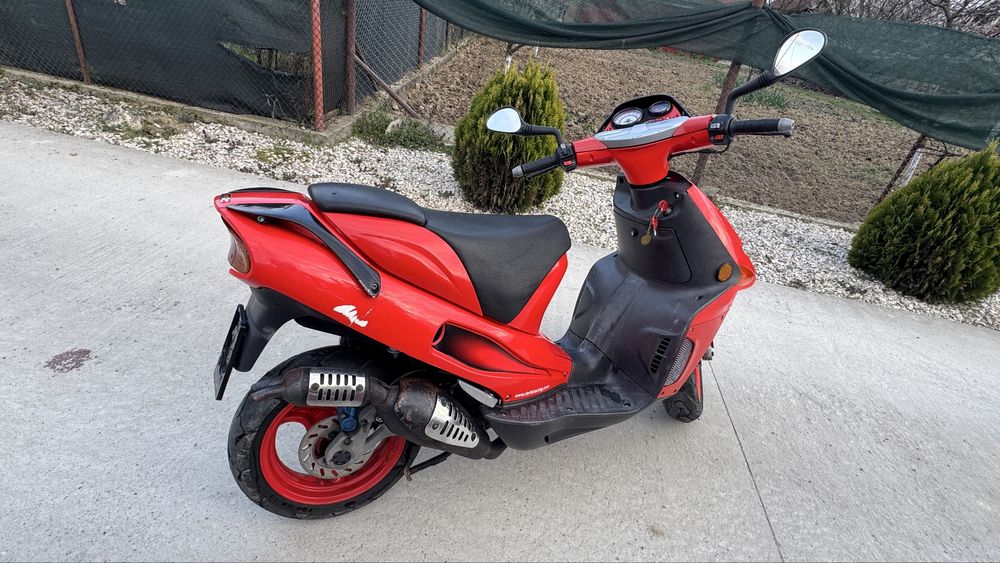 Scuter Derbi editie limitata 49cmc