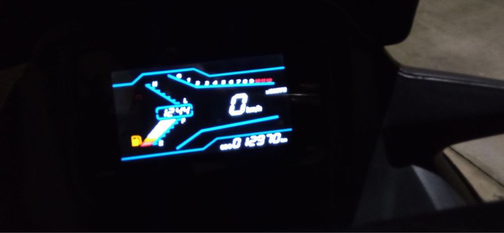 Скутер сотилади 150куб