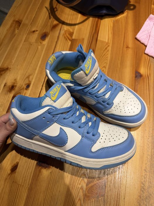 Кроссовки женская